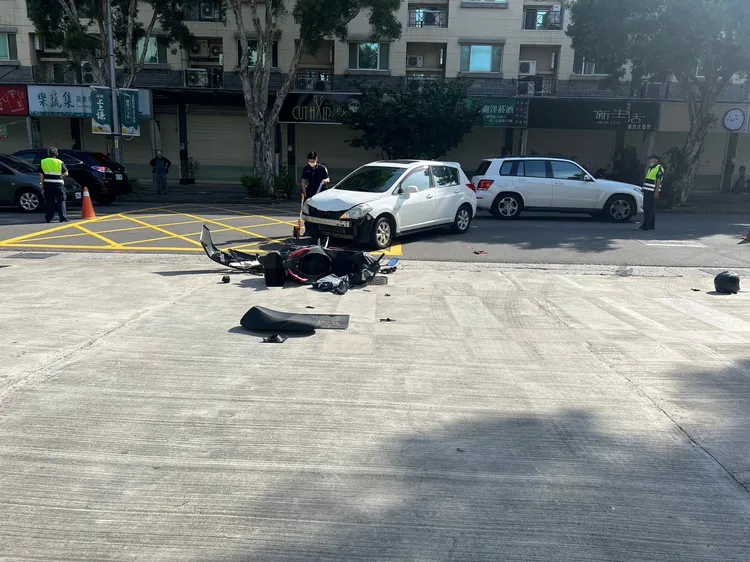 女星王瞳傳出今晨發生車禍，與機車發生碰撞。警方提供