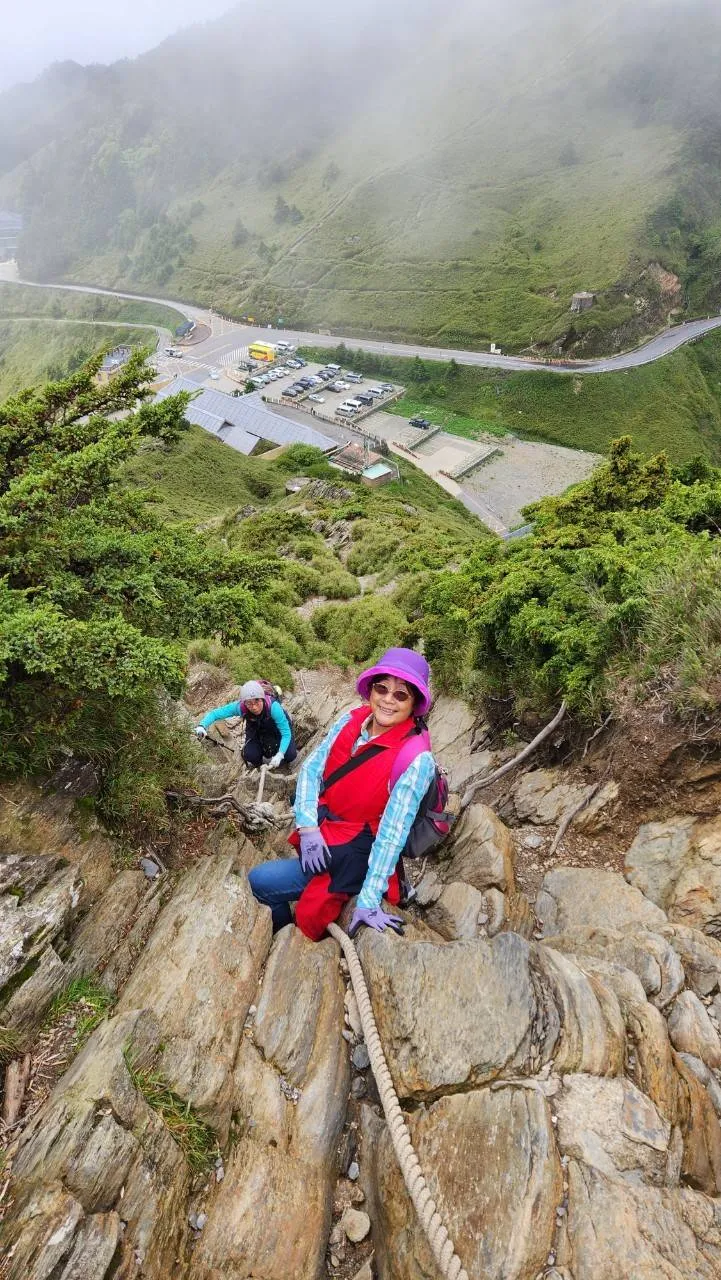 小百岳挑戰者李女士登合歡山。台灣流行病學學會提供