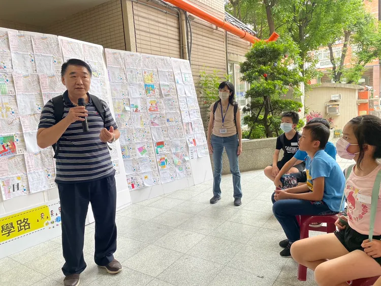工務局副局長馮兆麟感謝學校師生、相關團體及民意代表一同參與工作坊，並表示未來市府也將持續為人行道改善盡一份心力。工務局提供