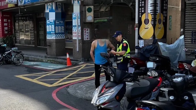 汐止警在熱門路段取締違規。翻攝畫面