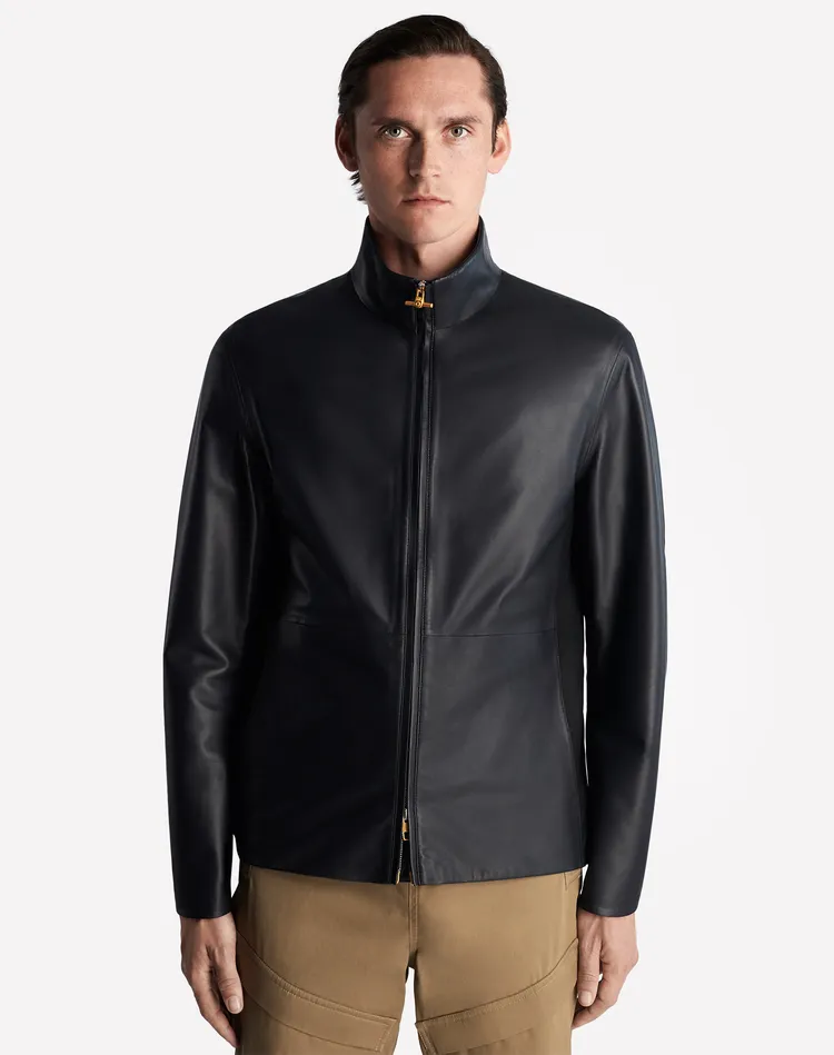 dunhill打火機拉鍊頭皮革夾克，13萬5000元。品牌提供