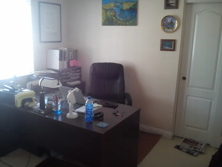 李先生前往美國期間拍攝的王丹住所書房照。林亮君議員辦公室提供