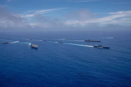 美日法聯合軍演劍指中國　美軍兩航艦沖繩「同框」