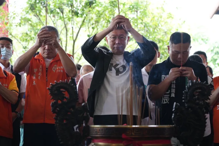 柯文哲直言，民調看看就好，不要每天去追數字。民眾黨提供