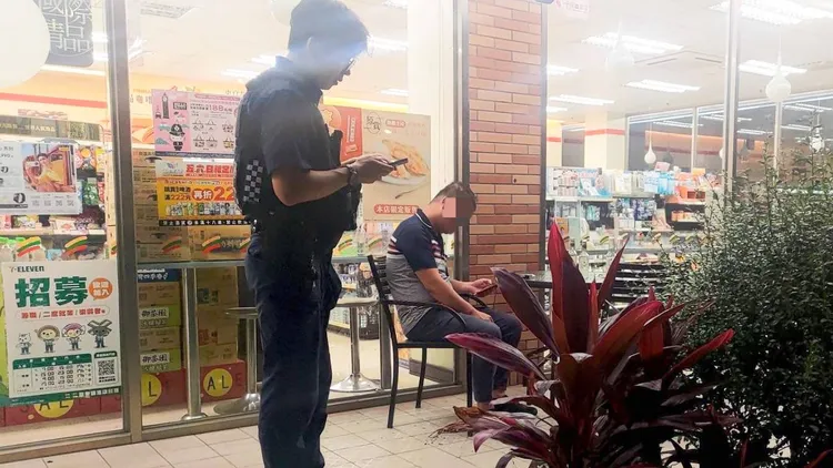 警方獲報到場處理。大園警分局提供