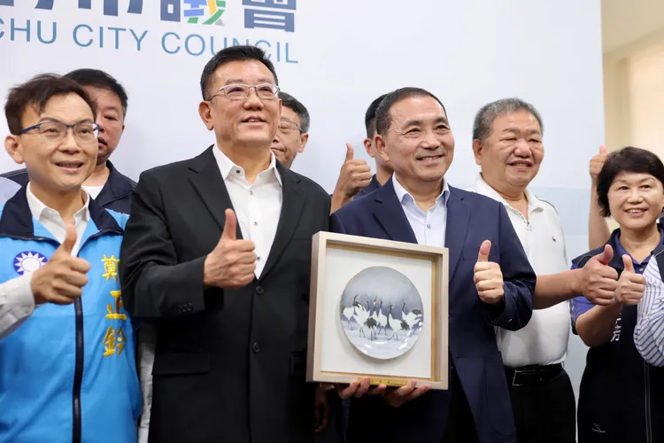 侯友宜拜會新竹市議會。侯辦提供