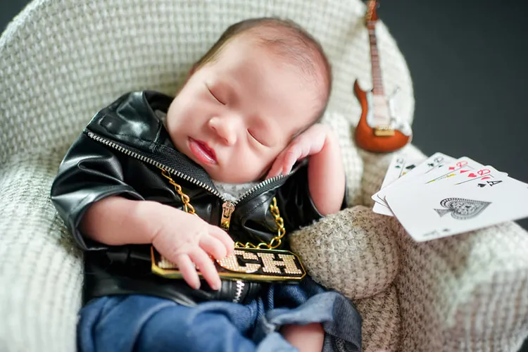 小鐵支嘻哈造型太酷了。翻攝符瓊音臉書