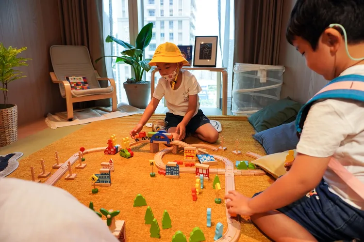 「承億夢獸樂園」以開放教育及美感教學為主，室內空間多以學習區為自主學習面向。承億提供