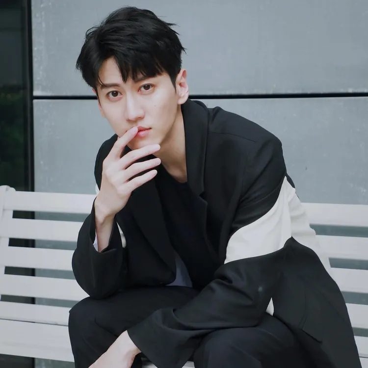 孫沁岳的「球友」說被解讀切割。