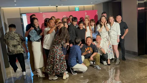 狗仔直擊|蕭敬騰大直萬豪酒店替未婚妻Summer慶生 賈靜雯喝掛被攙扶上廁所