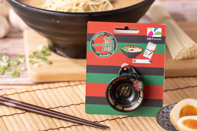 PChome 24h購物「一蘭拉麵品牌旗艦館」開設中，集結博多細麵、釜醬汁豚骨細麵、豚骨碗麵等品項一站全購足，即日起至6/19消費單筆滿1618元就送限量100 P幣、滿99元登記抽LG濕拖機器人。業者提供