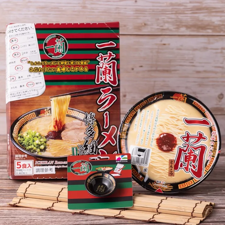 PChome 24h購物共推出7款商品組合，由不同的一蘭麵條品項及醬汁口味，每款組合均搭贈「官方一蘭拉麵3D造型悠遊卡」，售價979元至1559元，限量2000組。業者提供