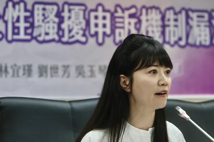 高嘉瑜出席公聽會，分享自己日前接獲宜蘭消防局性騷的案例。林林攝