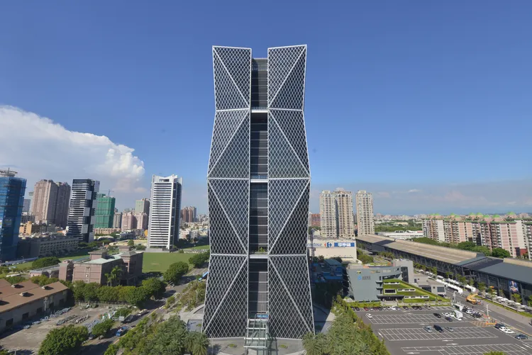 中鋼集團總部大樓榮獲鑽石級綠建築標章。業者提供