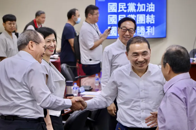 侯友誼今參加中常委便當會。林林攝