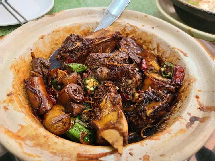 乾式肉骨茶是另一種肉骨茶料理方式。中央社