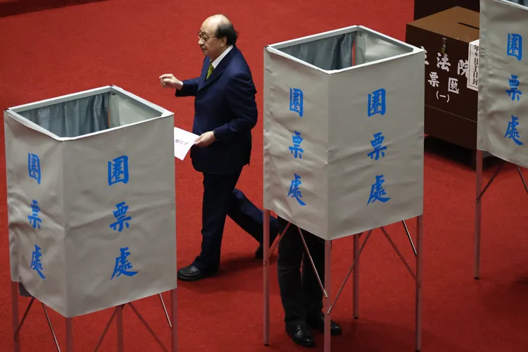 柯建銘出席投票。林林攝