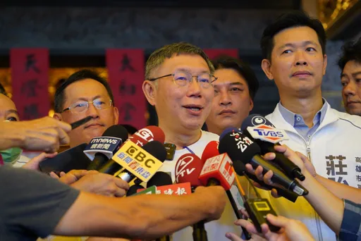 侯柯誰答詢技巧高明?學者點名他! 答不出也能引導到「藍綠都爛我最棒」