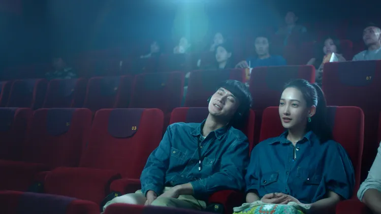 劉冠廷(左)和林映唯合拍口述影像宣傳影片，突破障礙共享電影之美。台北電影節提供
