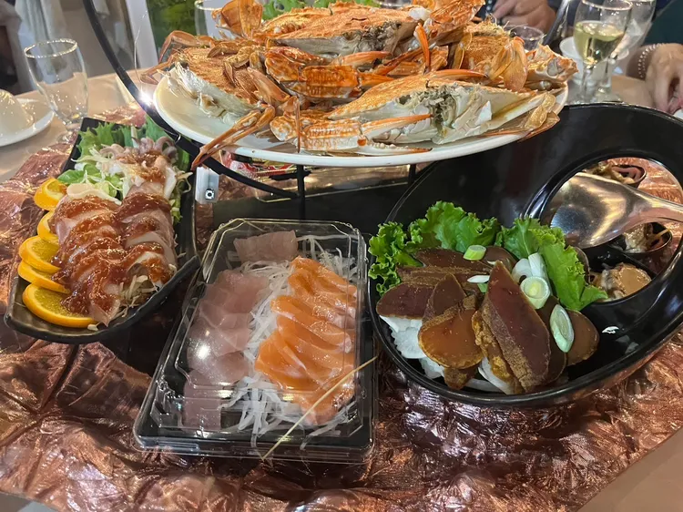 湯貴翔婚宴的豪華菜色。觀光局提供