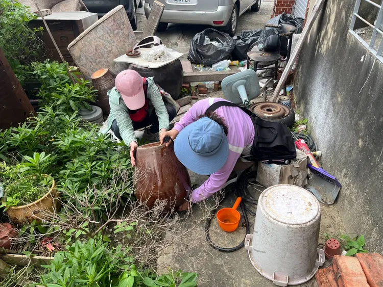 社區總動員全力孳清。衛生局提供