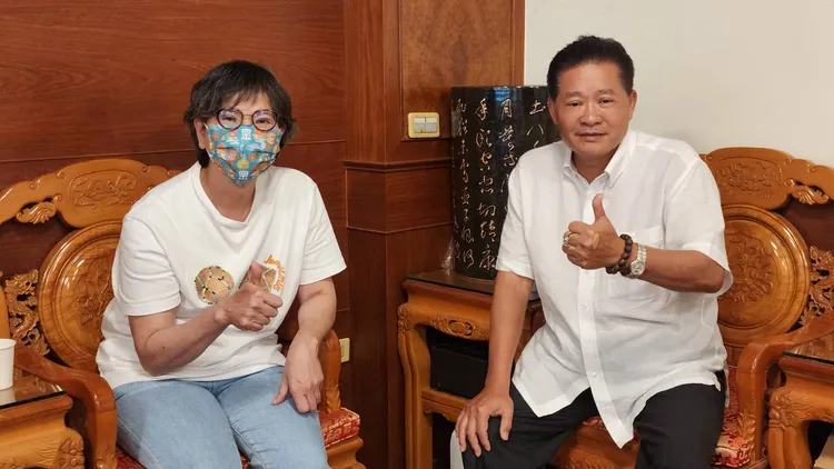 蔡壁如今天多數時間都戴口罩。民眾黨提供