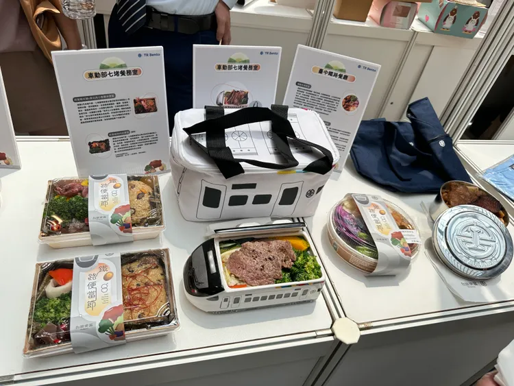 台鐵年度盛事「第8屆鐵路便當節」將於6/9-12於台北車站多功能展演廳登場。台鐵提供
