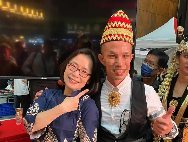 民進黨副秘書長許嘉恬被爆接獲女黨工通報性騷卻吃案。許嘉恬臉書