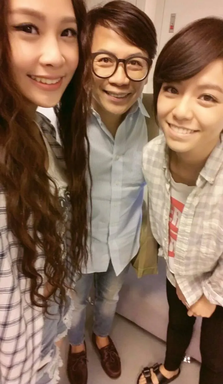 黃云歆8年前貼曾貼出，她和許傑輝、宋芸樺合照。翻攝自黃云歆臉書
