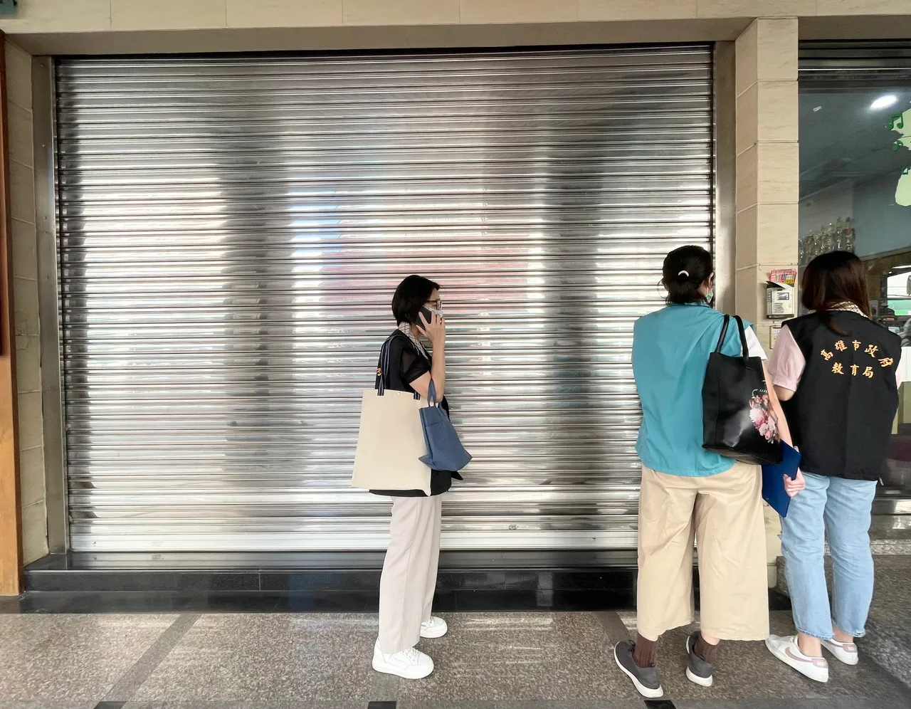 教育局下午3:30前往前鎮區這家補習班稽查,補習班已經暫停營業。翻攝畫面