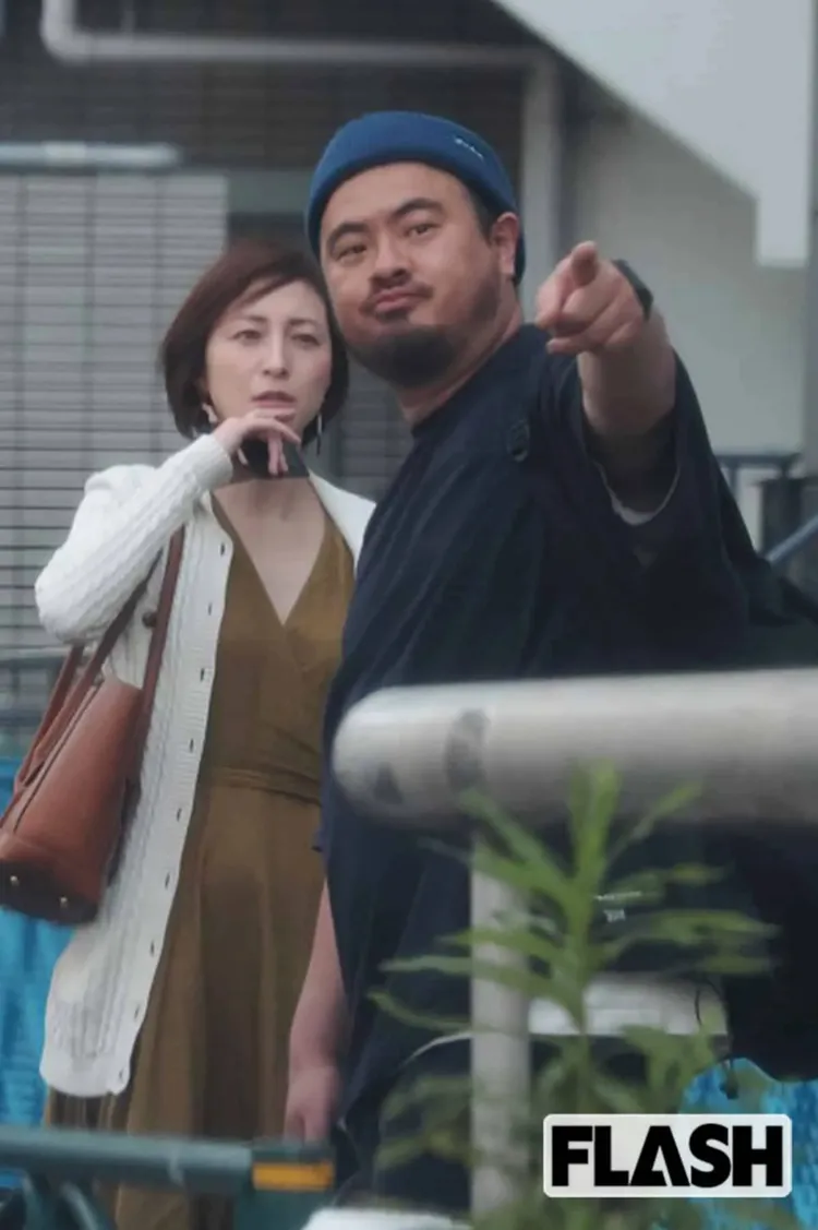 廣末涼子（左）5月時也被拍去鳥羽周作的店。翻攝FLASH