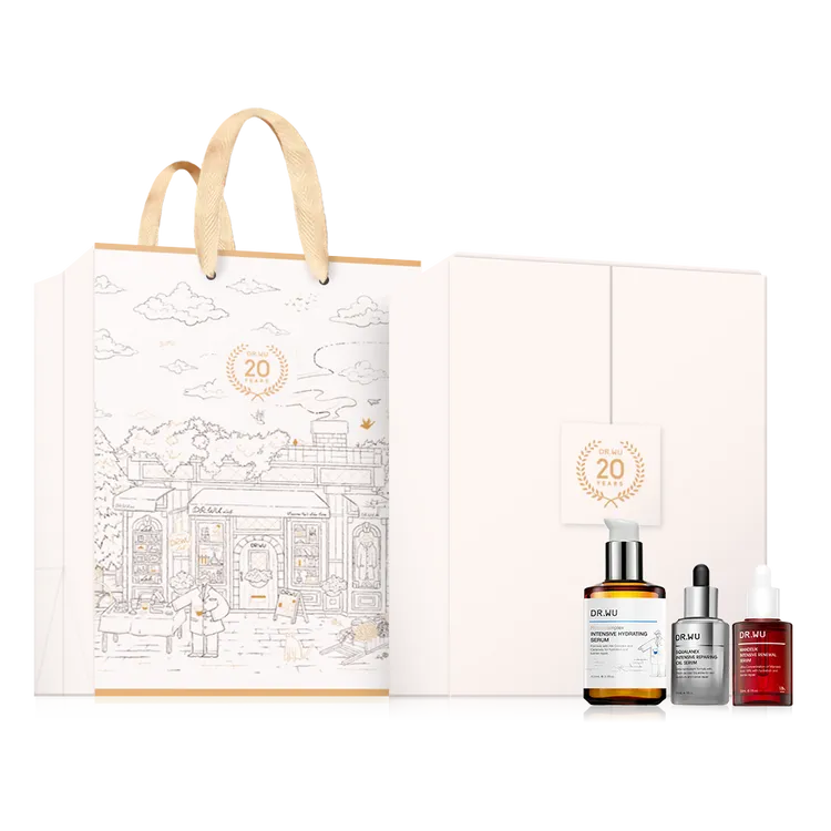 DR.WU20周年明星精華禮盒組，當中有10ml玻尿酸保濕精華液、30ml杏仁酸亮白煥膚精華18%、30ml角鯊烷潤澤修復精華油，4980元。品牌提供