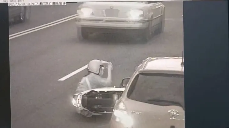 王女被撞倒地受傷，開車的王姓男子卻肇事逃逸。民眾提供