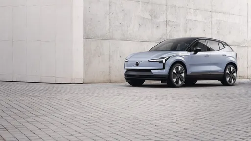 Volvo正式發表EX30純電休旅　品牌史上加速最快、碳排放量最低