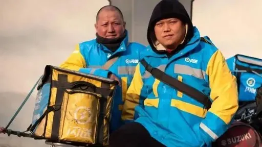 為什麼變成我?爸爸北漂20年栽培獨子讀大學 現在父子一起送快遞