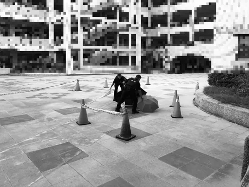 台南某國小男師離奇墜樓！自1樓保健室急奔4樓墜落　多名學童直擊嚇壞