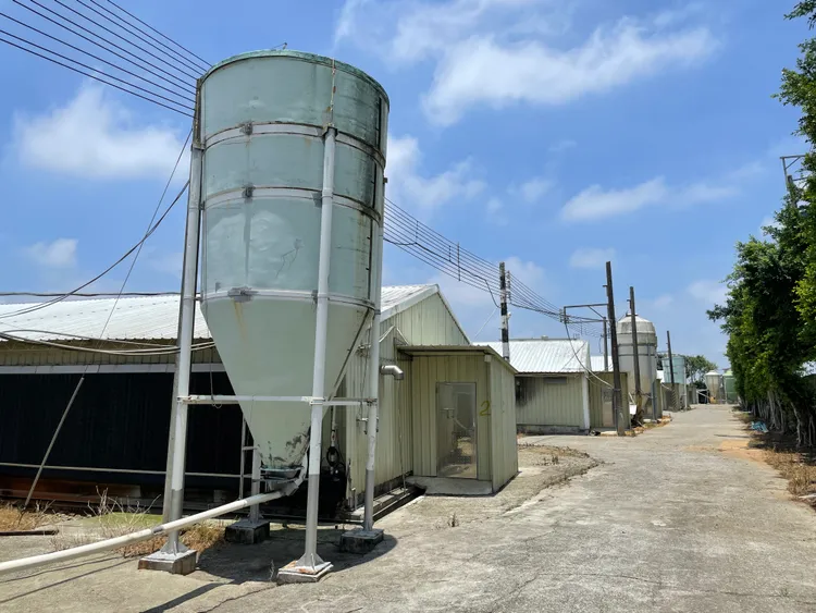 非密閉式的禽舍最高補助550萬元。桃園市農業局提供