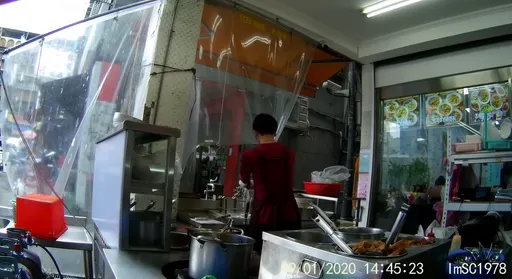 「抹布水」牛肉麵店停業1天！衛生局要查　影片揪這點違規