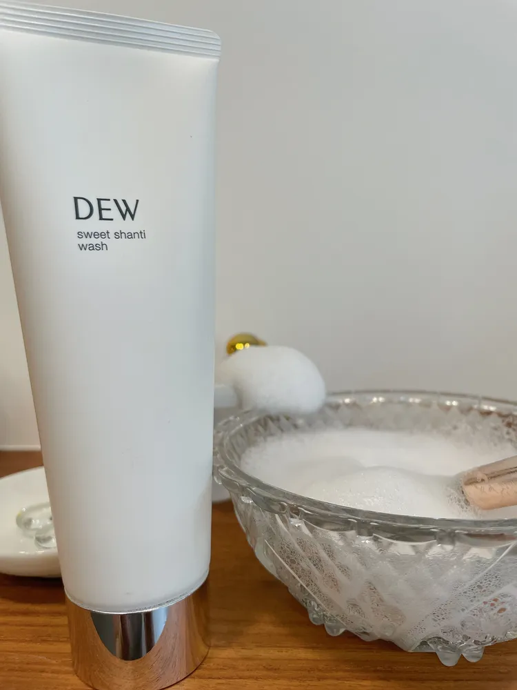 玻尿酸綿密奶蓋皂搭配起泡球能形成療癒綿密的泡沫。張家玲攝