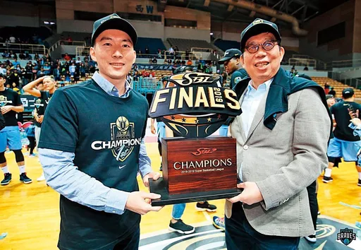 往接班邁進!蔡明興獨子蔡承儒首度進入富邦金董事會 稱他是「很陽光的人」