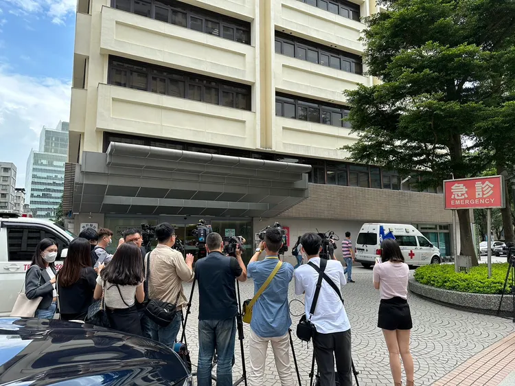 黃子佼毀滅性爆料後輕生送醫。特勤中心攝