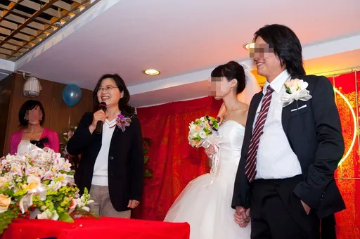 涉性騷「輝哥」不只是廠商！被起底有黨證　蔡英文親自出席婚禮