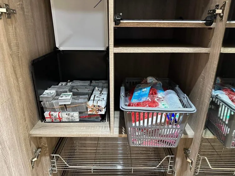 警方查獲毒品倉庫。翻攝畫面