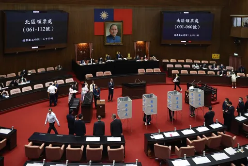 蓝白拒投无效!绿营挟人数优势 蔡彩贞、朱富美、陈忠五、尤伯祥成新任大法官