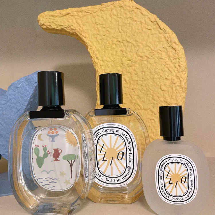 Diptyque 2023限量暖陽淡香水（左1、左2）100ml／4800元、髮香噴霧（右）30ml／1950元。張家玲攝