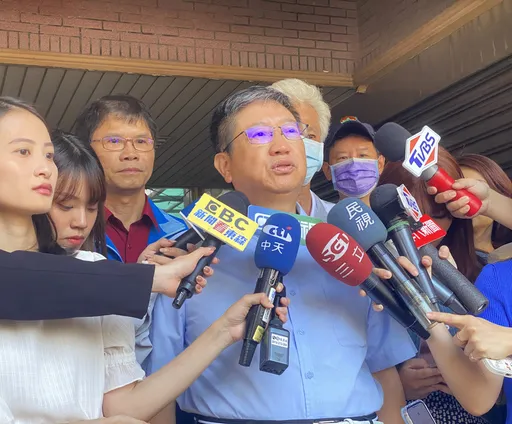 說法反覆!縣長第一時間未勘災竹北氣爆 先說確診又改口「既定行程」