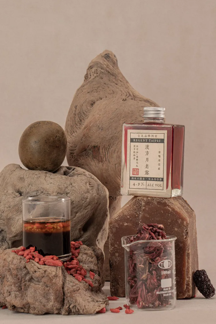 桂花蜜釀龜苓膏&漢方月老露。晶華提供