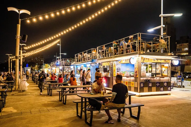 大稻埕碼頭貨櫃市集。晶華提供