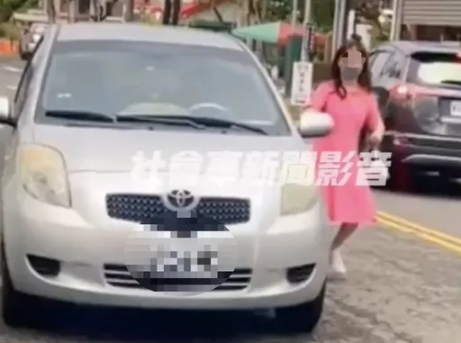 高雄粉紅女停車超任性!影片曝光網友怒「三寶無極限」 警方這樣說