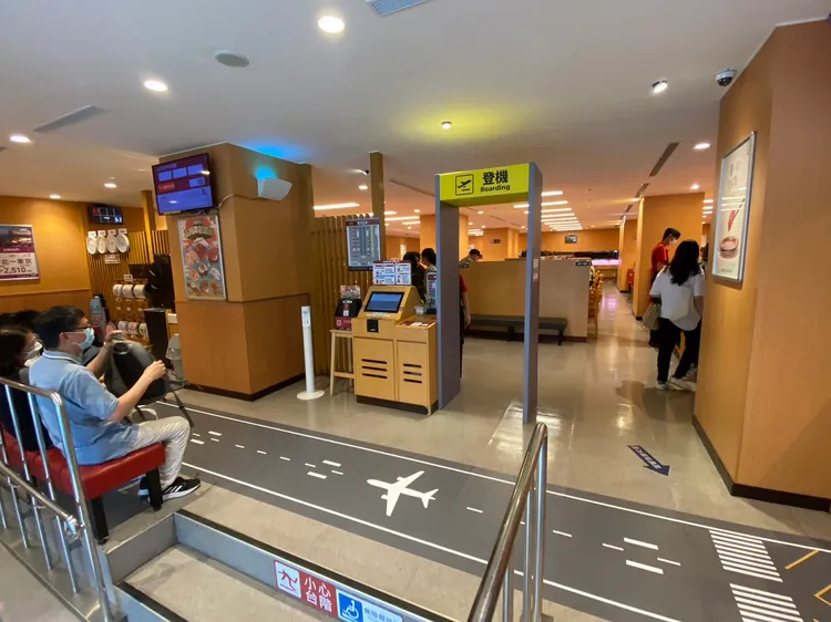 壽司郎把樂桃航空搬到壽司郎台北中華路店。陳怡文攝